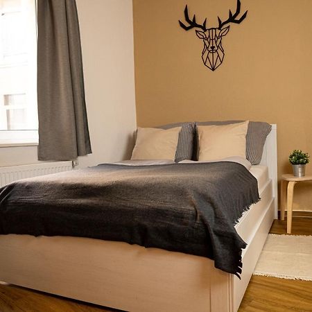 Fullhouse - Halle - T28 - Deer Apartment Zewnętrze zdjęcie